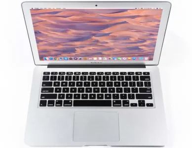 MacBook Air 2017 i7 2.2GHz 8GB 256GB SSD 13" FHD